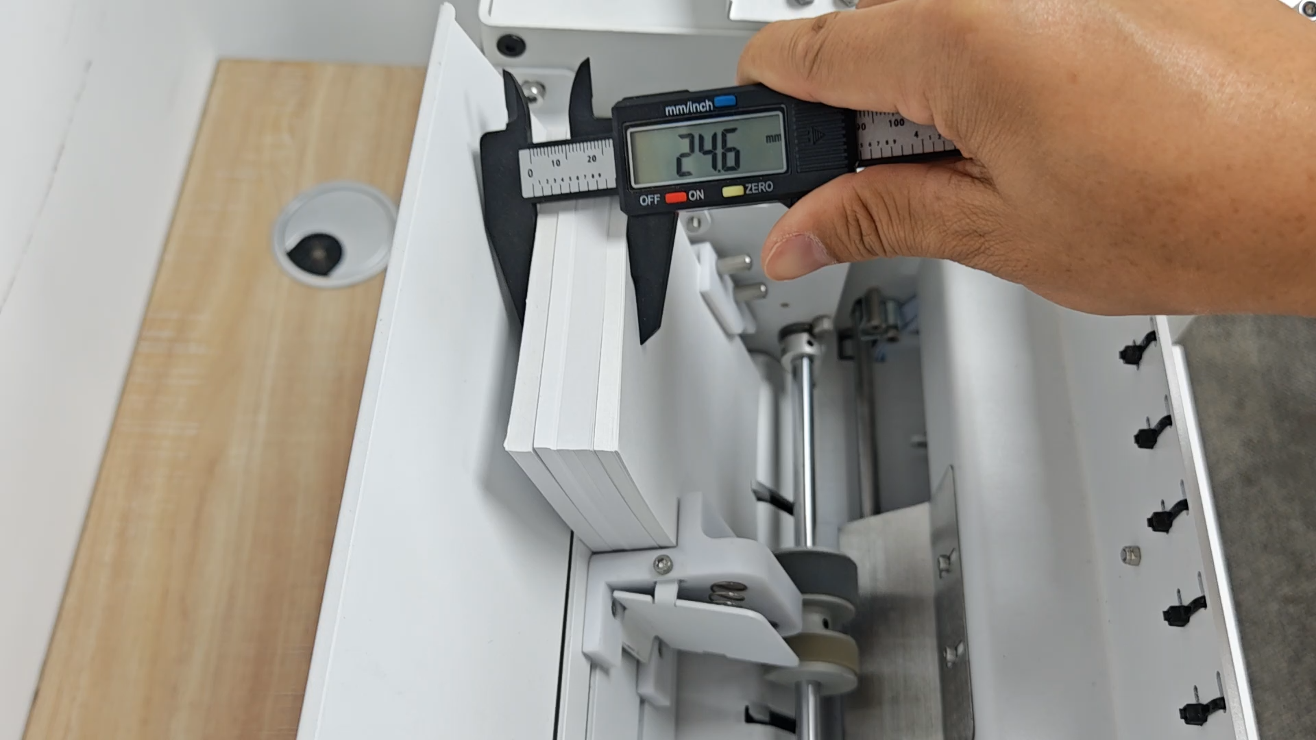 UUNA TEK® iAuto Plus - Handwriting Machine with Feeder/Automatic Signature Machine/Handwriting Machine for Letter/Automatic Writing Machine, Write Up to 210 Letters, 80 Envelops Per Load - UUNA TEK CO.,LIMITED