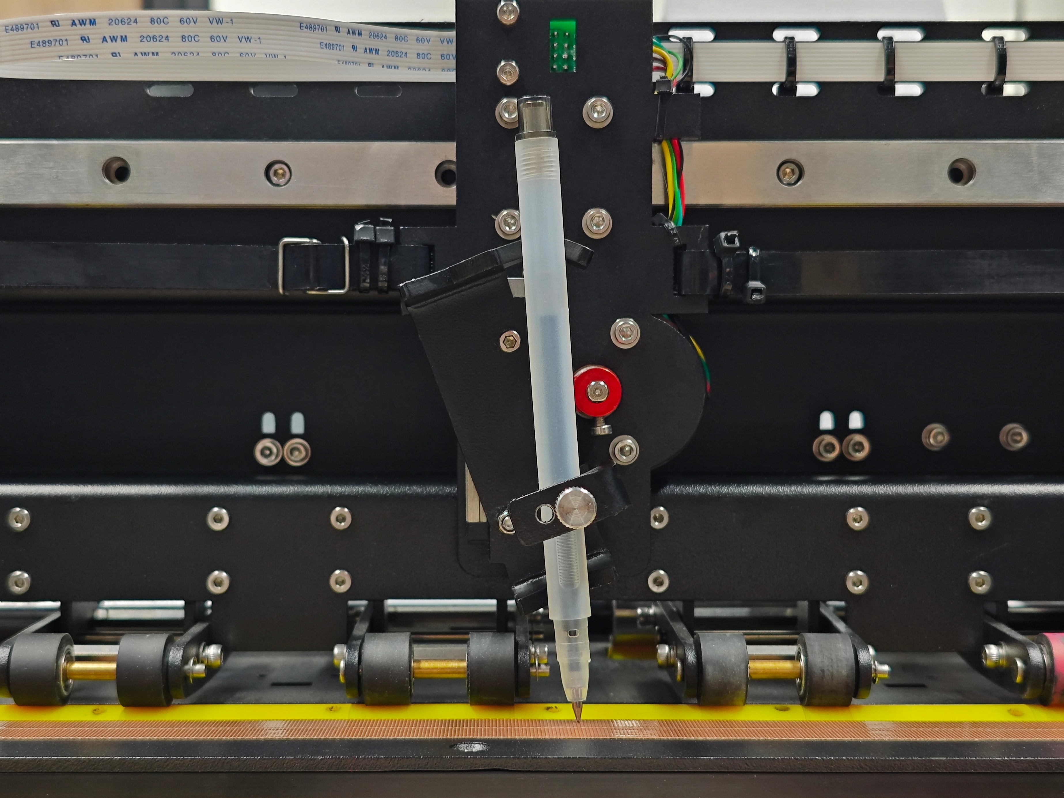 Universal Pen Holder for iAuto Automatic Handwriting Machine – Adjustable Vertical & Slanted Mounting Angles - UUNA TEK CO.,LIMITED